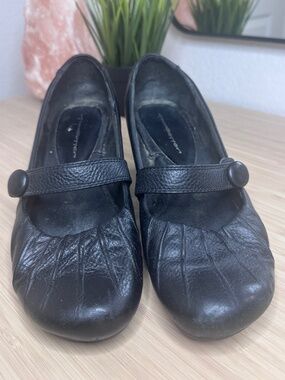 VTG Trendsetter Black Leather Ruched Pleated Mary Jane Comfort Heels Size 9.5